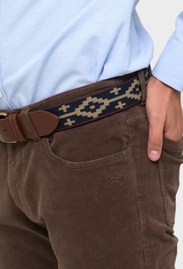 Pantalón cinco bolsillos tailored fit marrón chocolate