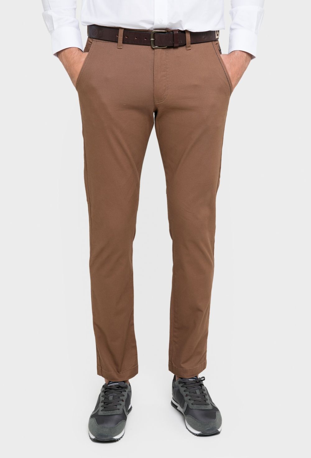 pantalones - Pantalón chino regular fit marrón chocolate