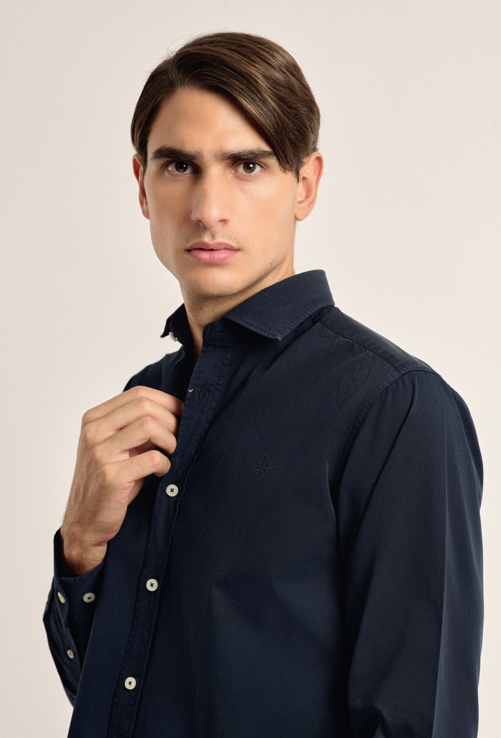 Camisa garment dye azul marino - Valecuatro