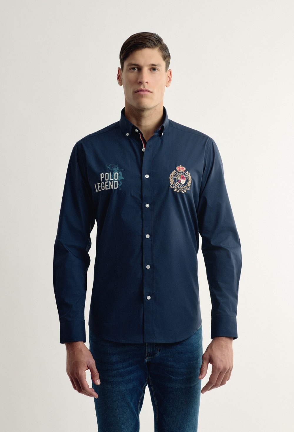 Camisa azul marino bordada modelo Legend