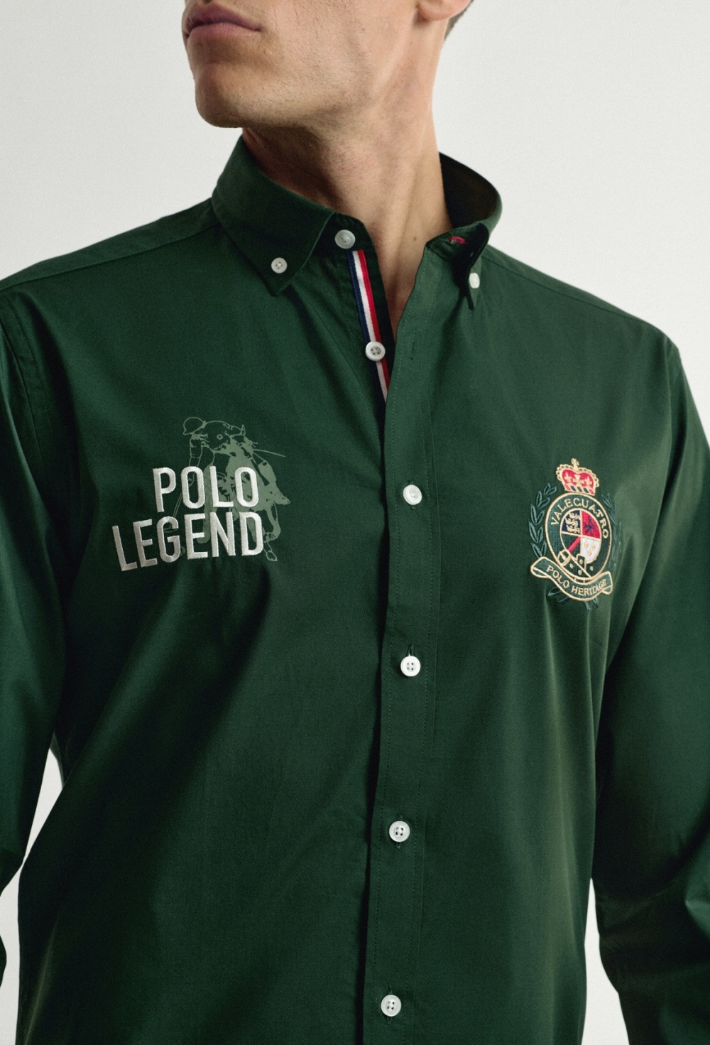 Camisa verde bordada modelo Legend