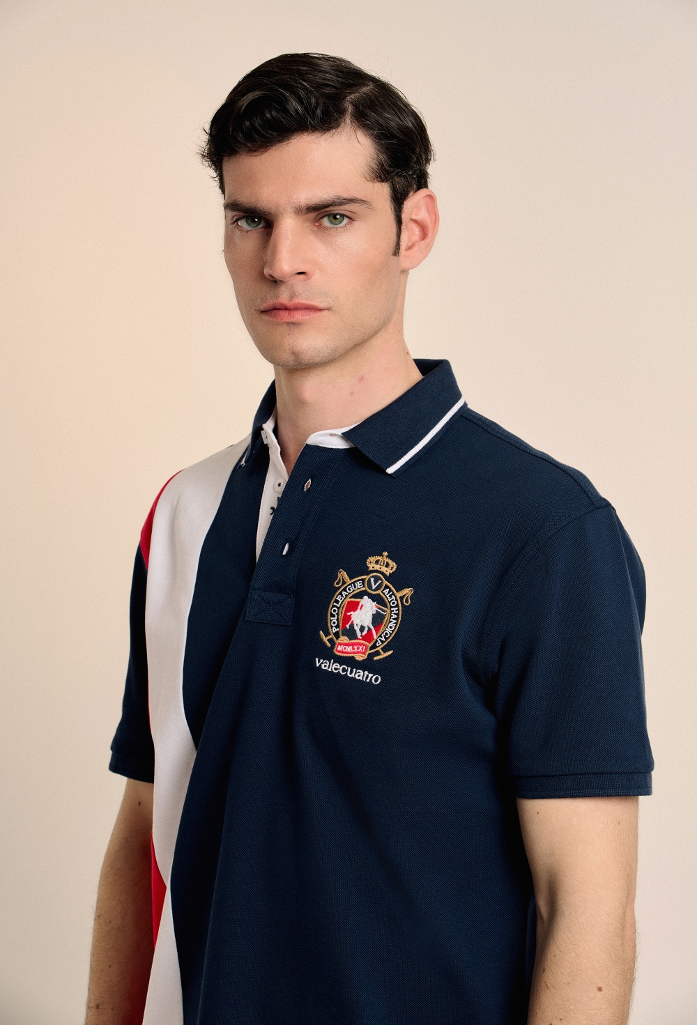 Polo tricolor escudo azul marino - Valecuatro