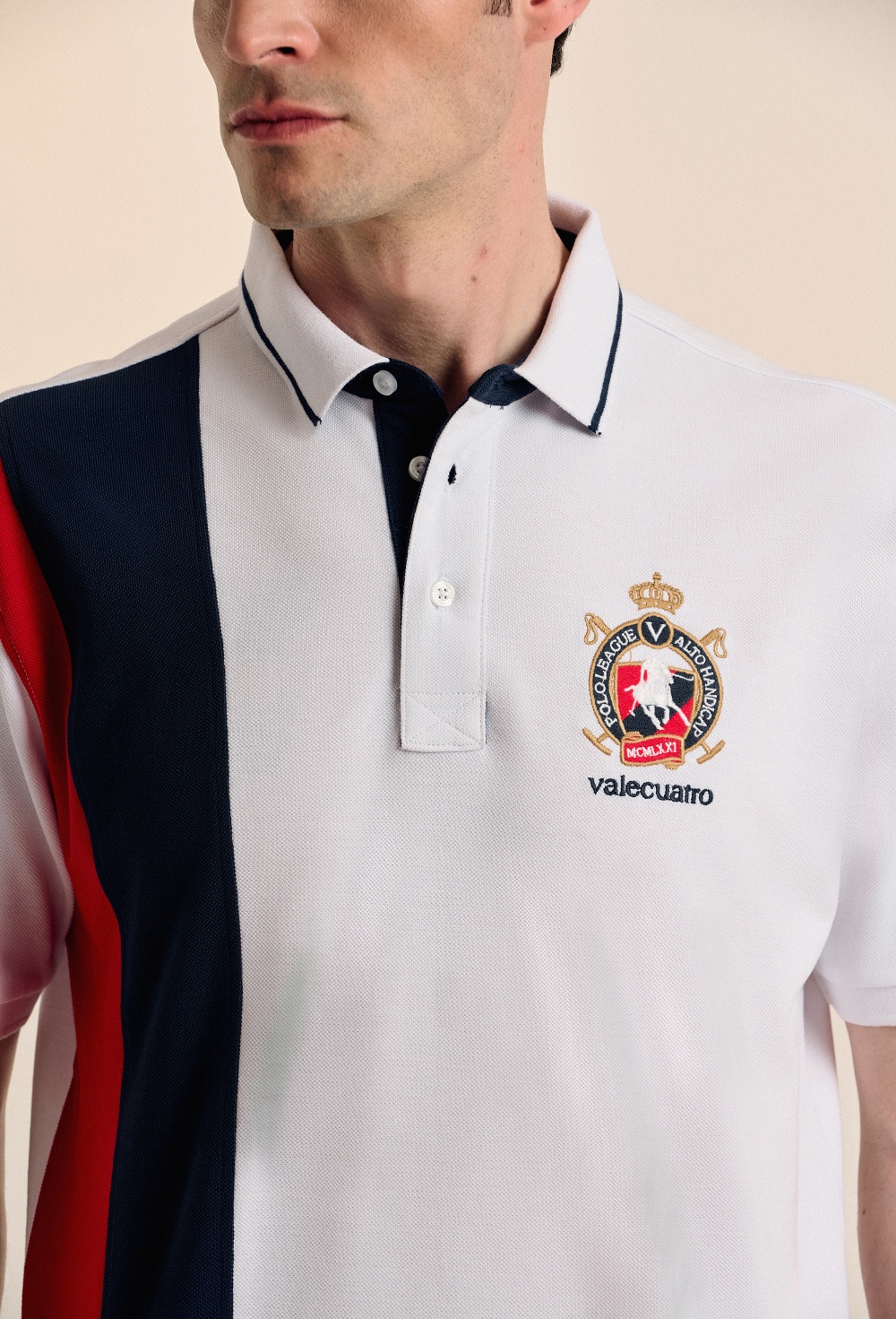 Polo tricolor escudo blanco - 45.43