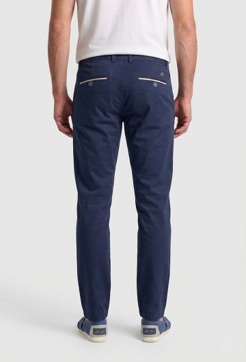 Pantalón chino clásico azul marino