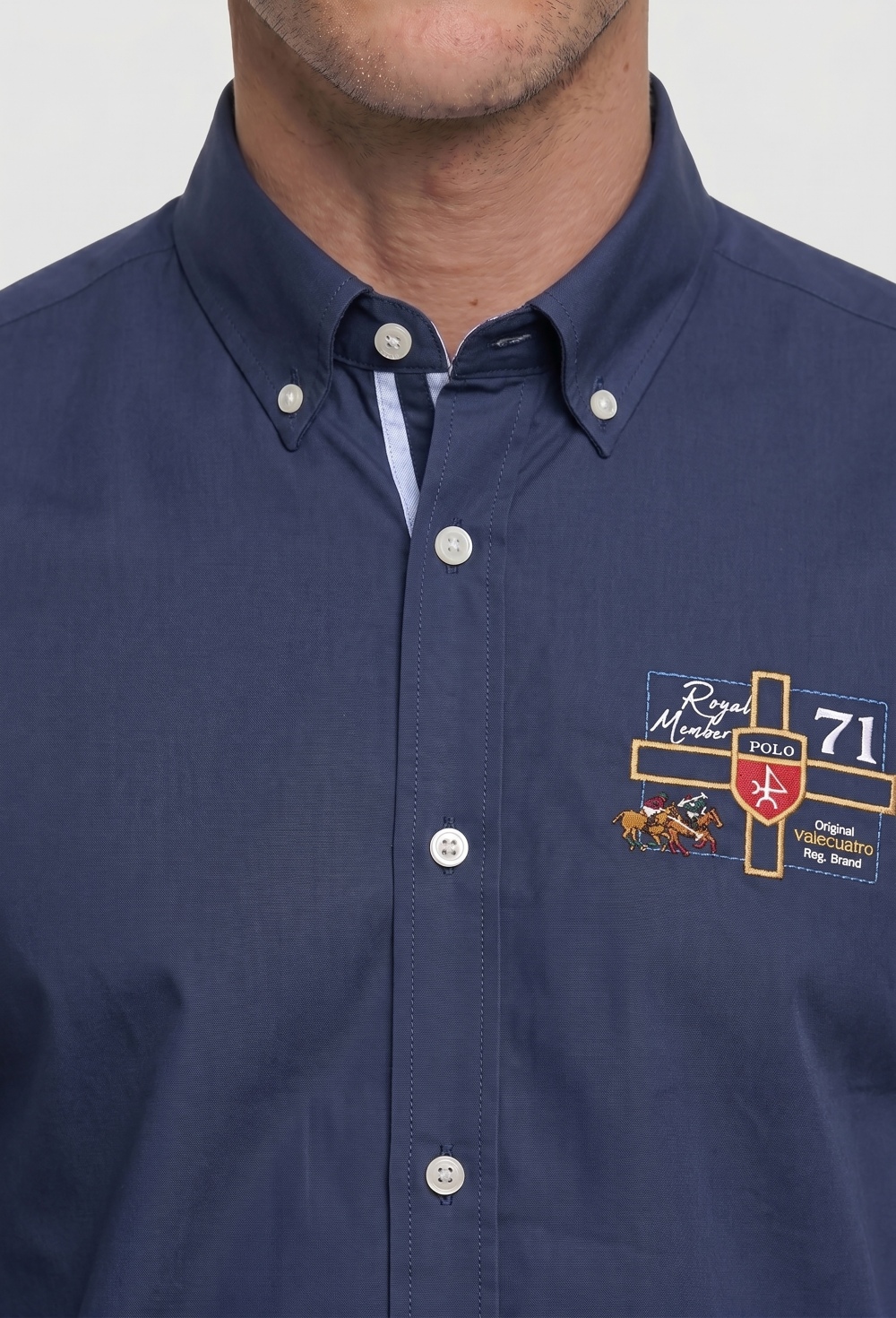 Camisa bordada modelo Player azul marino - 79.9