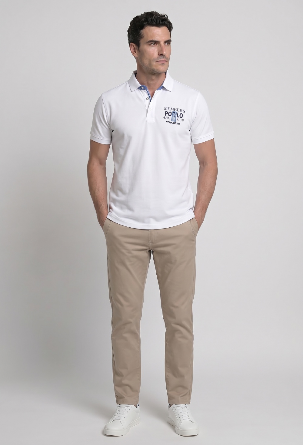 Valecuatro - Polo semibordado Royal member blanco