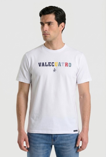 Camiseta modelo Valecuatro blanca
