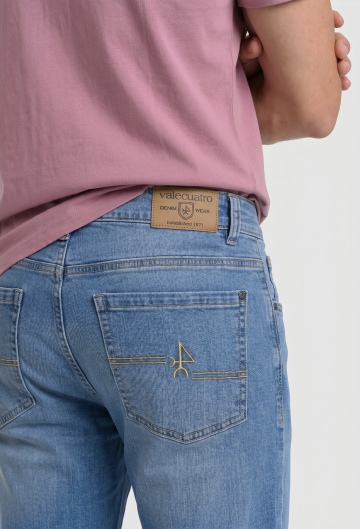Pantalón jeans azul claro